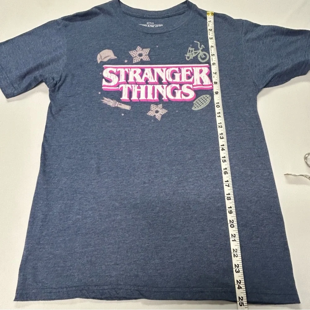 Stranger Things Graphic T Shirt Adult Size M Cotton Heathered Blue Pink Casual - Picture 6 of 8
